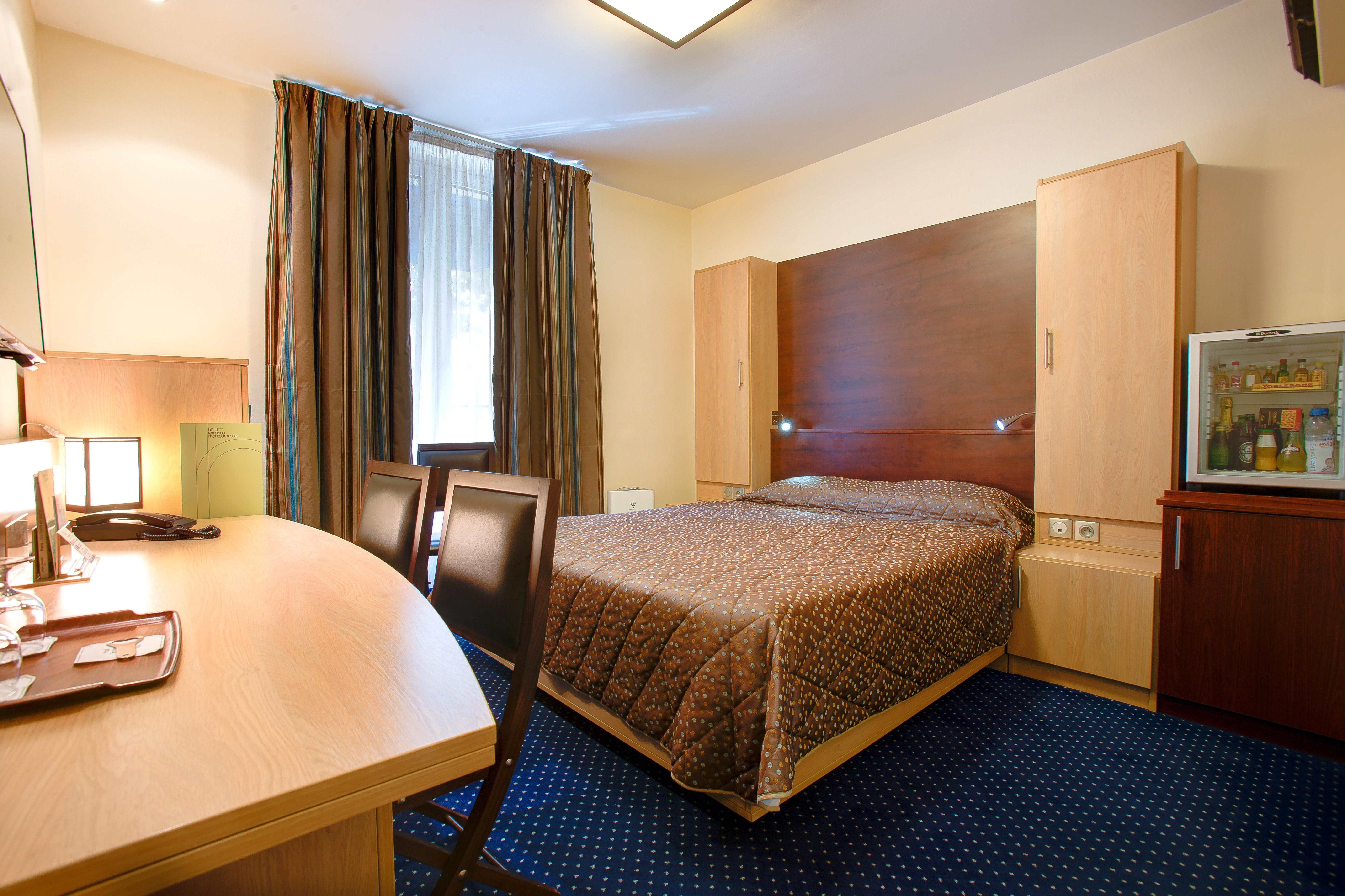 Hotel Terminus Montparnasse Paris Bagian luar foto