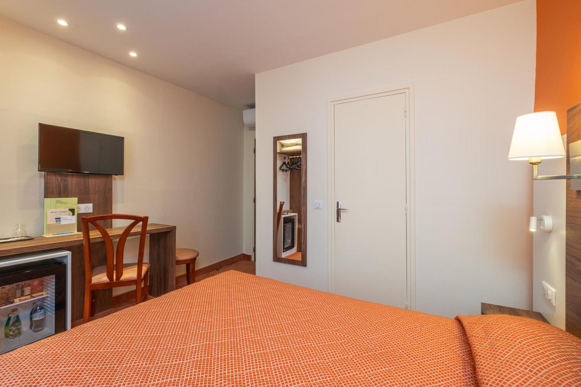 Hotel Terminus Montparnasse Paris Bagian luar foto